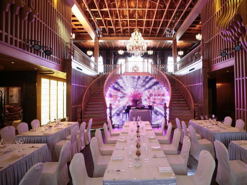 Hotel Lingang New Century