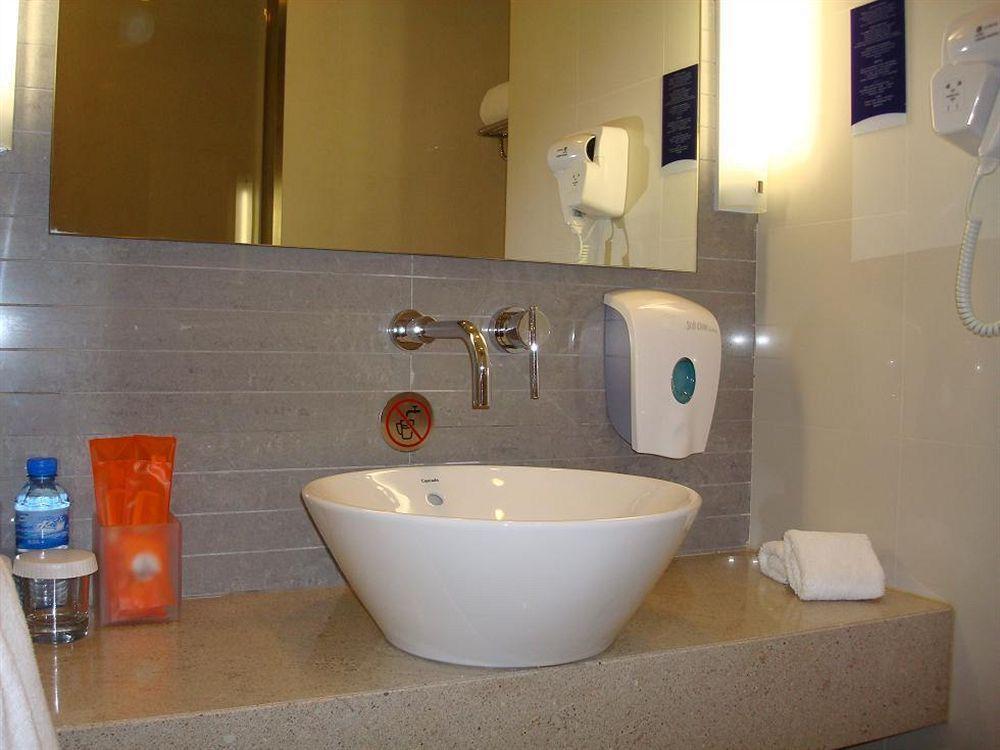 Khách sạn Express Putuo By Ihg 3*