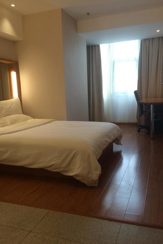 Hotel All Seasons