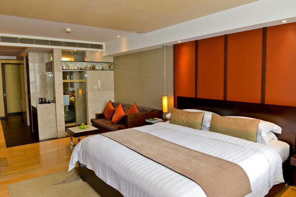 Regal East Asia Hotel 4*