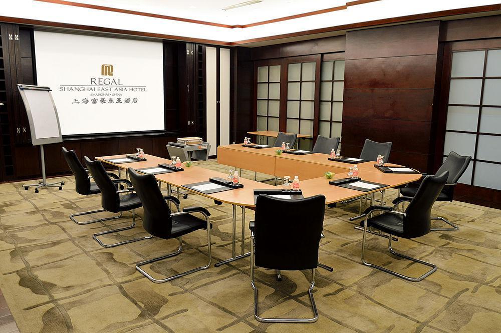 Regal East Asia Hotel 4*