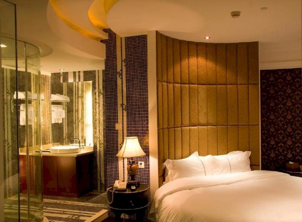 Manhattan Jinling Hotel 3*