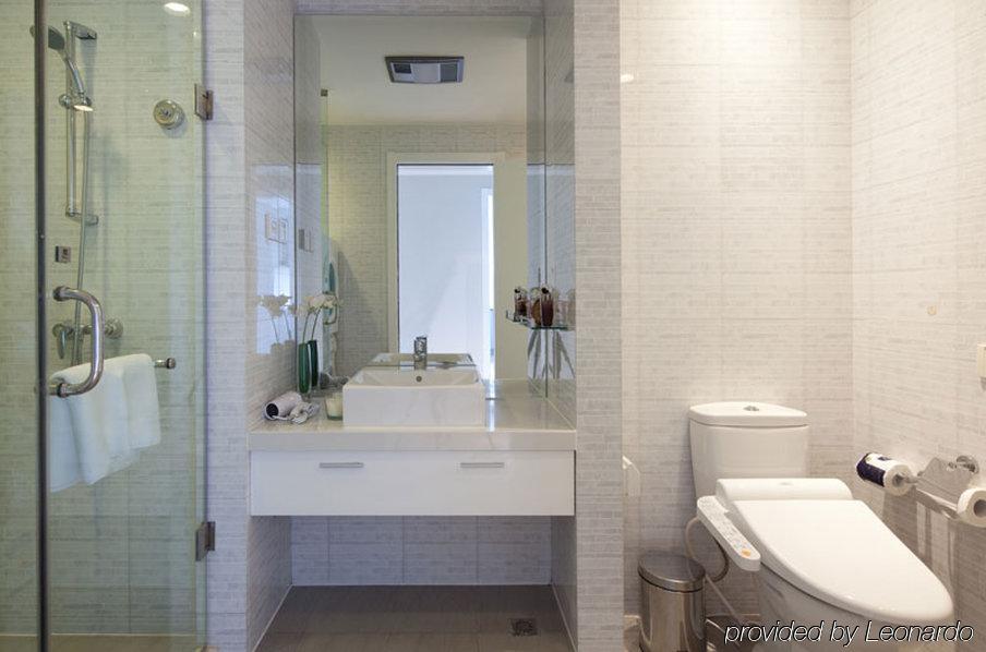 Expo Century Park Suites 4*