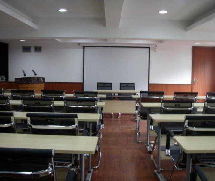 Hanting Express Changshou Road 3*