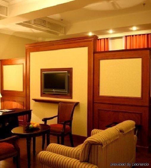 Junius Boutique 3*