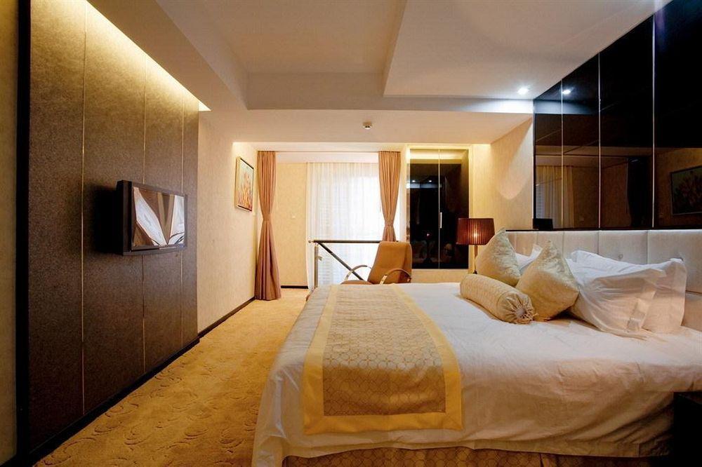J Real Apartment *