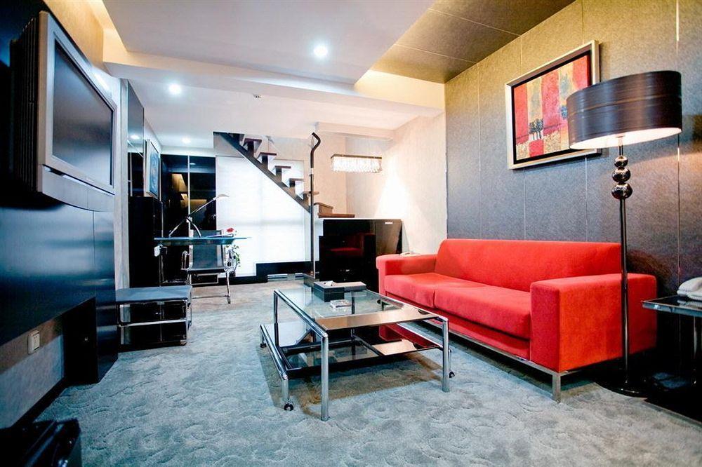 J Real Apartment