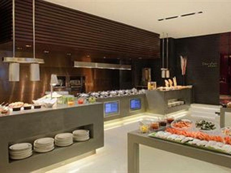 Hotel Grand Mercure Century Park - Free Shuttle Bus To Sniec
