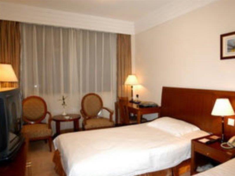 Hotel Jin Jiang Pacific 3*