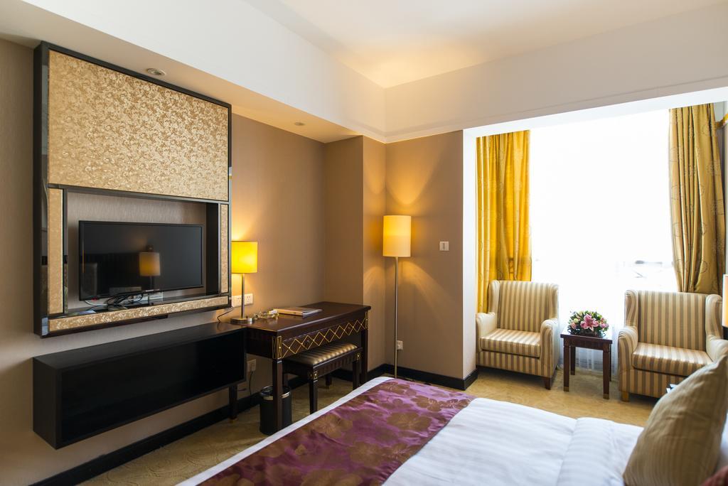 Days Hongkou Forture