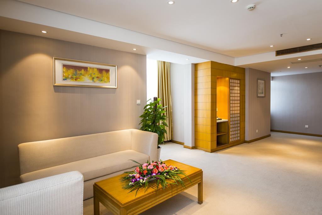 Days Hongkou Forture 4*