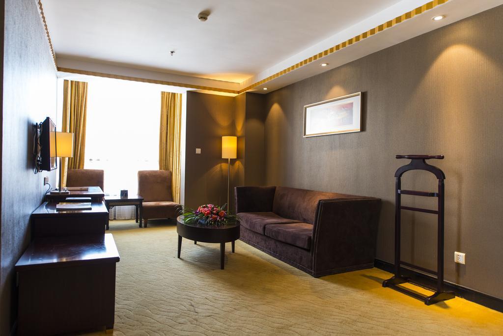 Days Hongkou Forture 4*