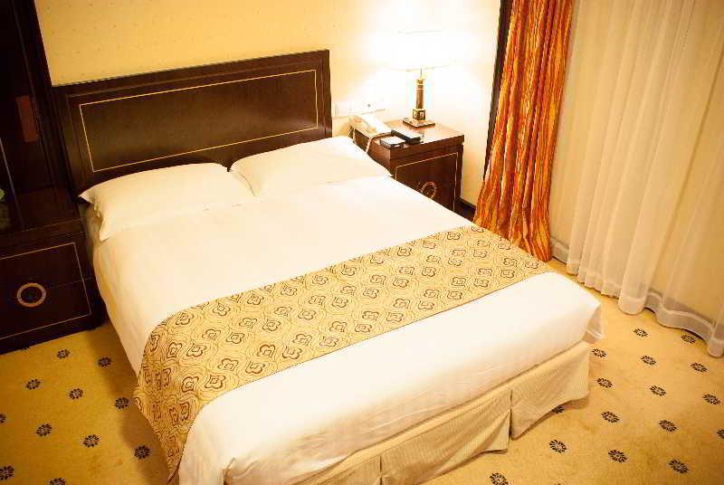 Otel Charms 3*