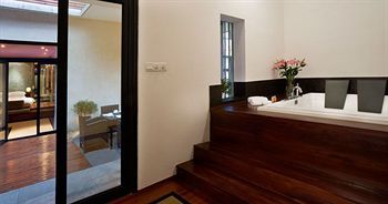 Urbn Boutique Hotel