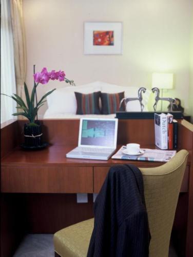 Hotel Regalia Jingan 5*