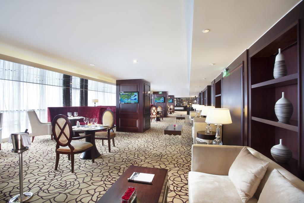Regal Plaza & Waigaoqiao Hotel