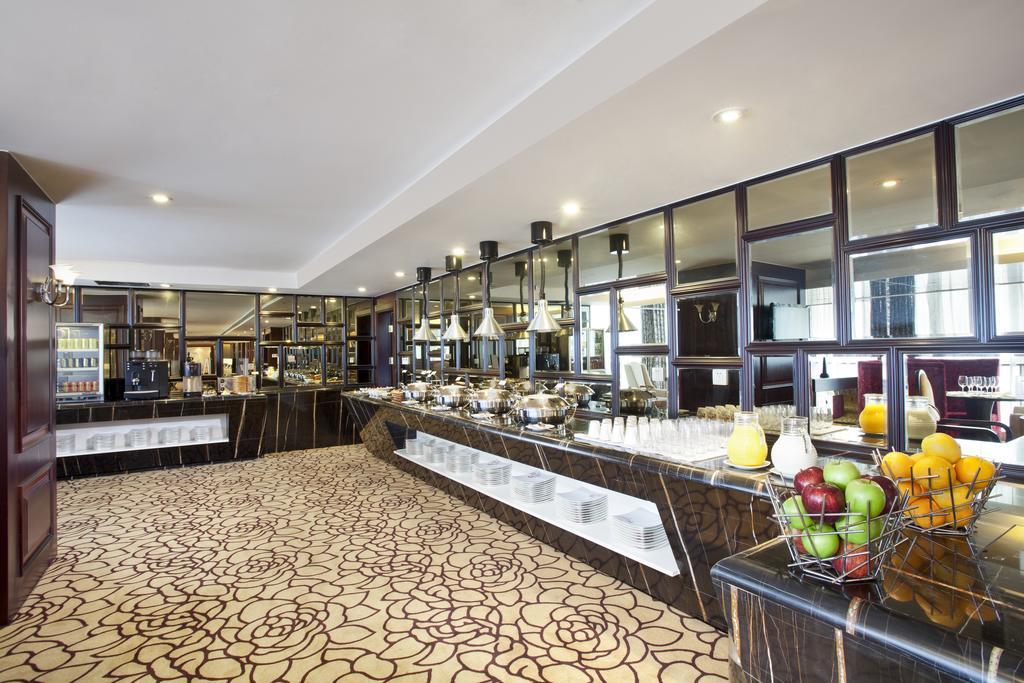Hotel Regal Plaza & Waigaoqiao 4*