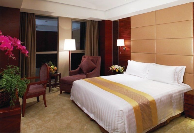 Hotel Regal Jinfeng 4*