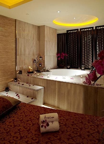Regal Jinfeng Hotel