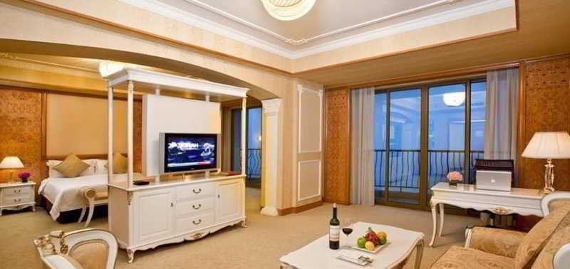 Crowne Plaza Malaren Hotel 5*