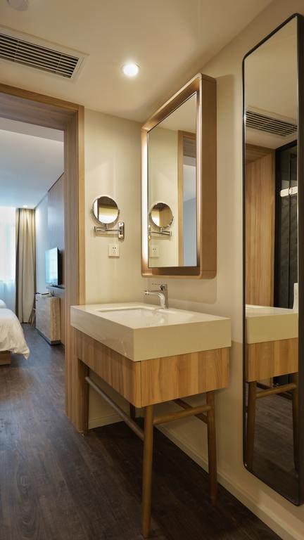 Hotel Hanting Premium South Xizang Road 3*
