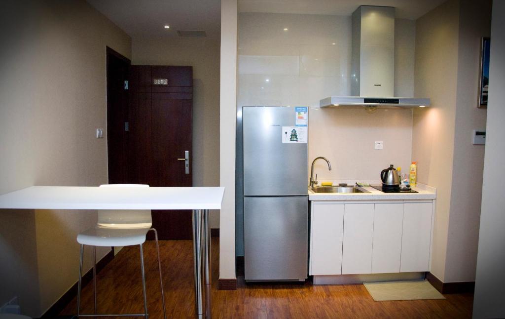 Chenlong Service Apartment - Yuanda Building 3*