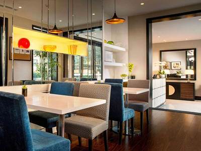 Hotel Expo Century Park Suites