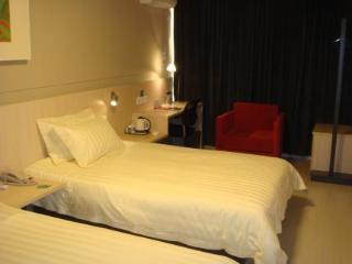 Jinjiang East Jinqiao Rd Hotel 2*