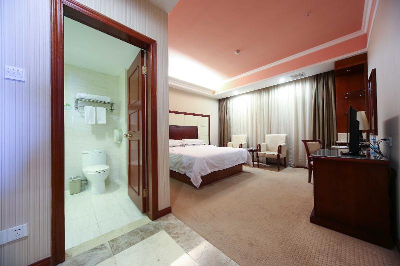 Vienna Jiuxing Market 3*