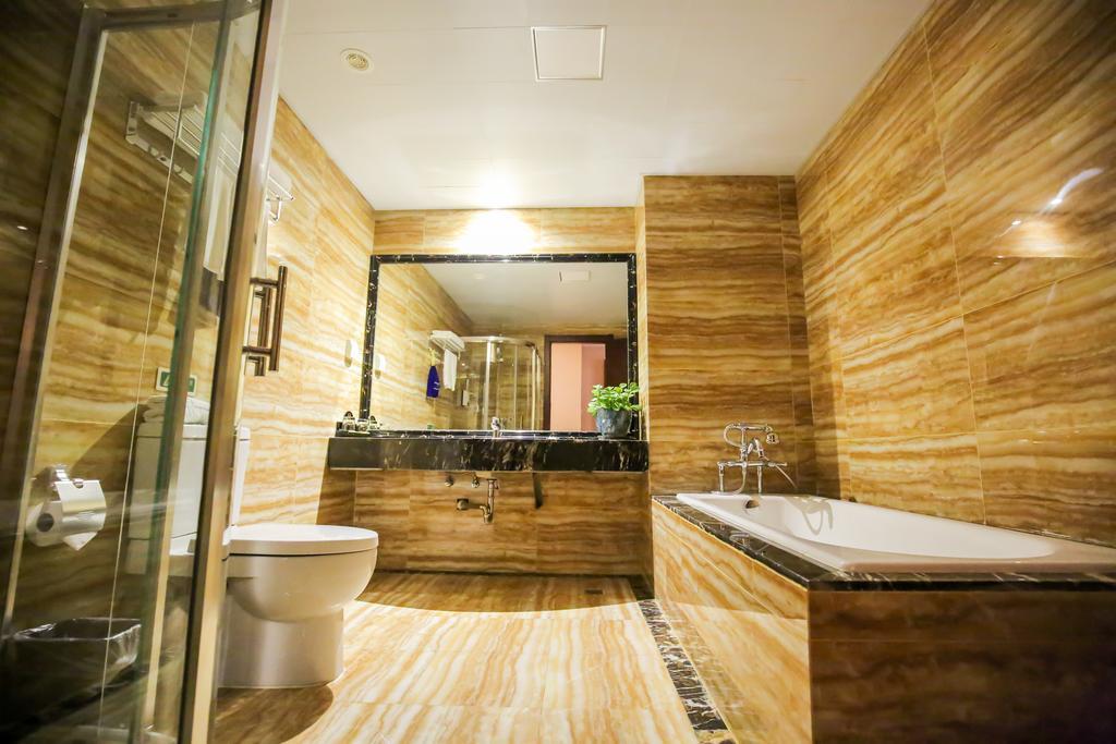 New Knight Royal Airport And International 4* Şanghay