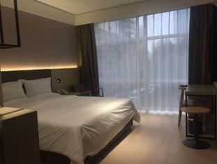 Hotel Ji Lujiazui Pudong Avenue 4*