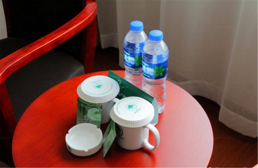 Greentree Middle Xinfu Road Huazhi Road Business Shanghai