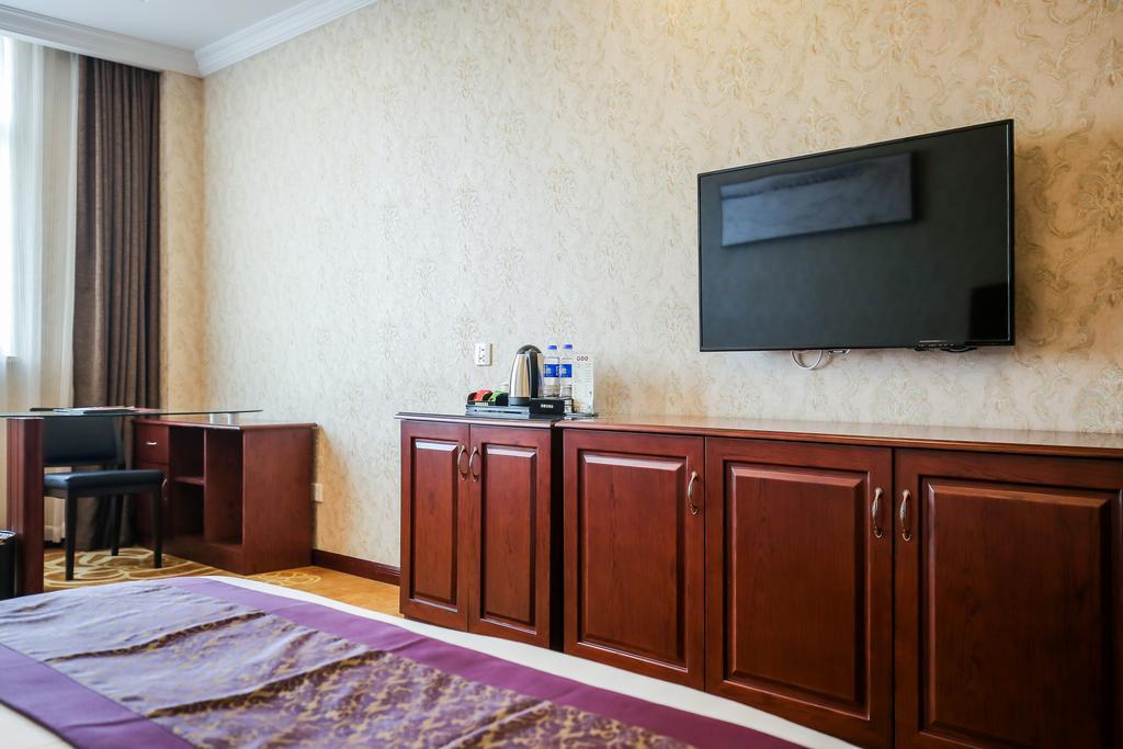 Otel New Knight Royal Airport And International 4*