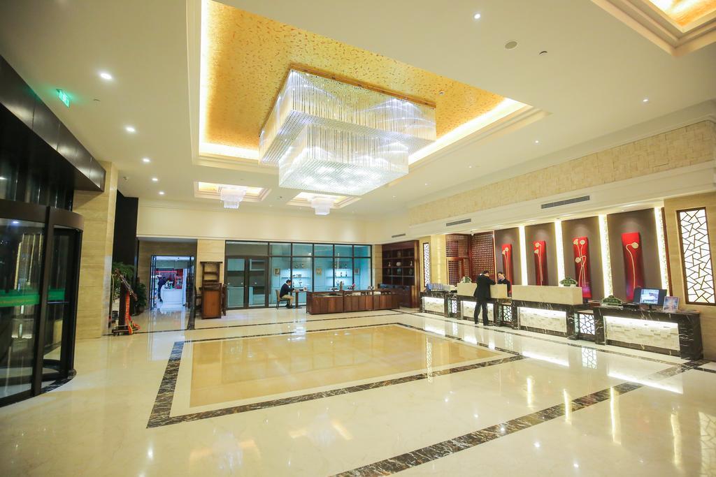New Knight Royal Airport And International Otel 4*