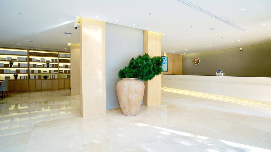 Ji Oriental Pearl Tower Otel 4*