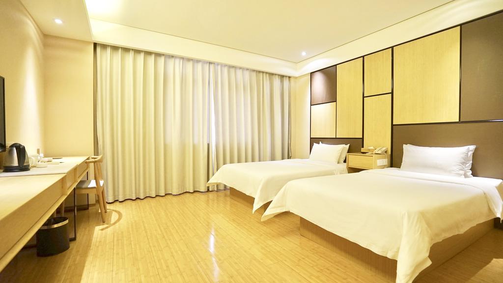 Ji Oriental Pearl Tower Otel 4*