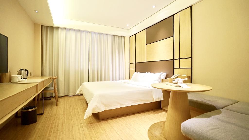 Ji Oriental Pearl Tower 4* Şanghay