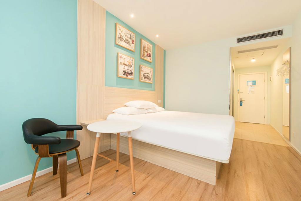 Hotel Hanting Caohejing Caobao Road 2*