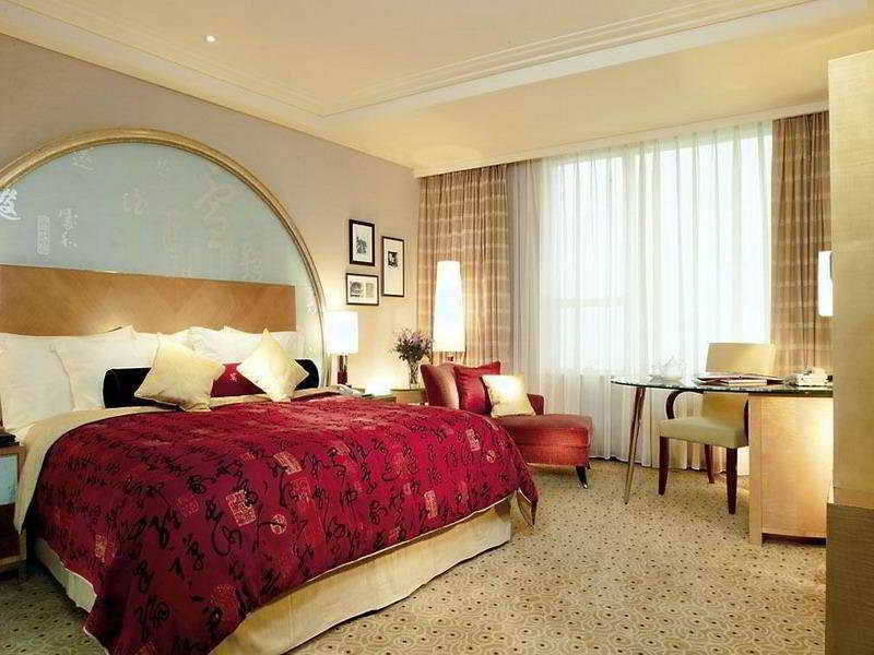 Hotel Renaissance Pudong 5*
