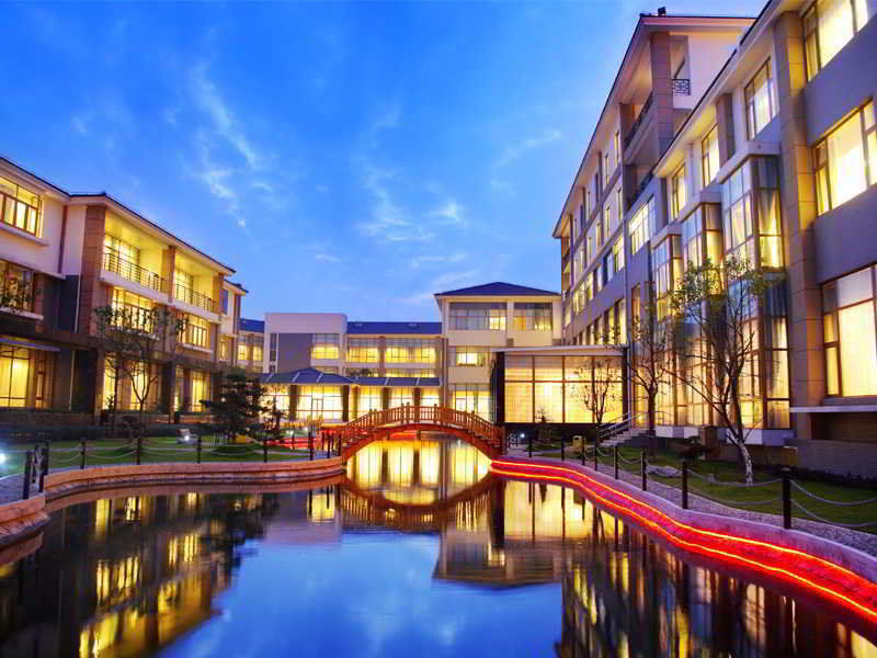 Royal Tulip Zhujiajiao Resort 5*