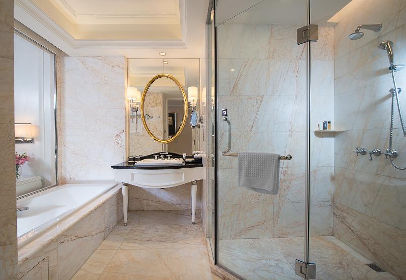 Vienna International Hongkou Guangyue Road Hotel 3*