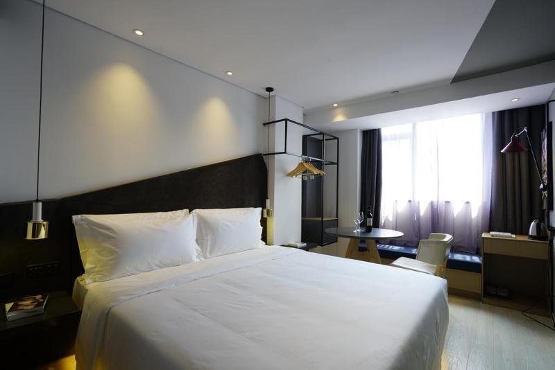 Atour Hongkou Cypress Hotel 3*