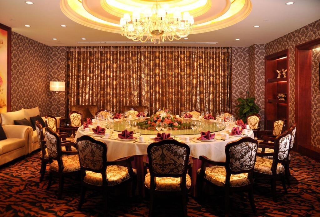 Delightel West Hotel 4*