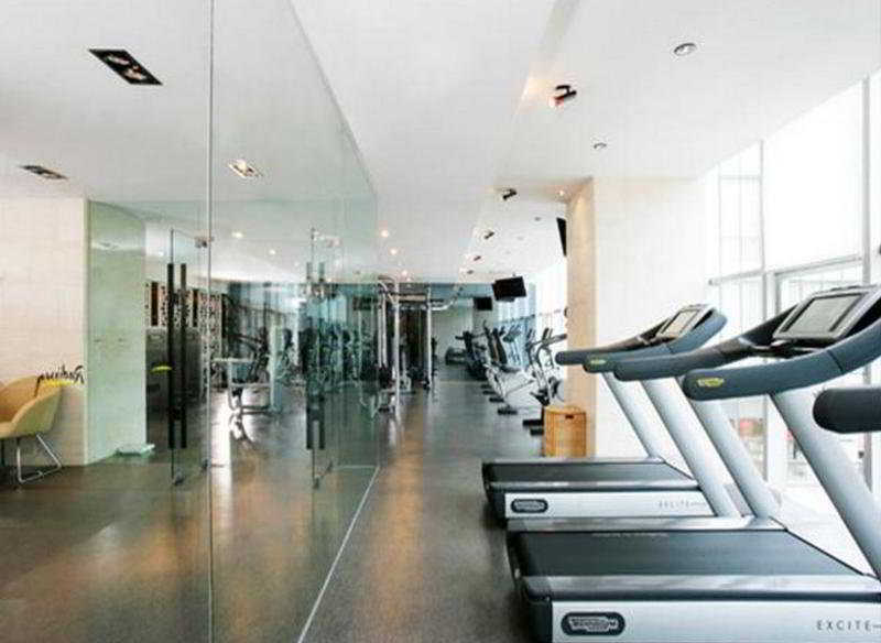 Grand Mercure Century Park - Free Shuttle Bus To Sniec Hotel 5*