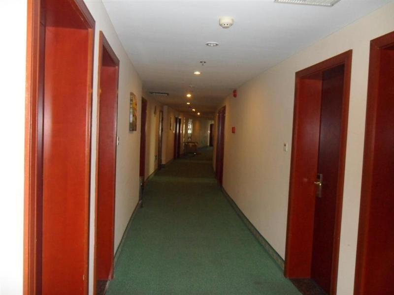 Khách sạn Greentree Zhujing Business 3*