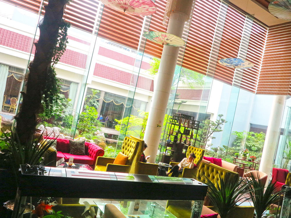Hotel Grand Skylight Gardens Bai Se Road 4*