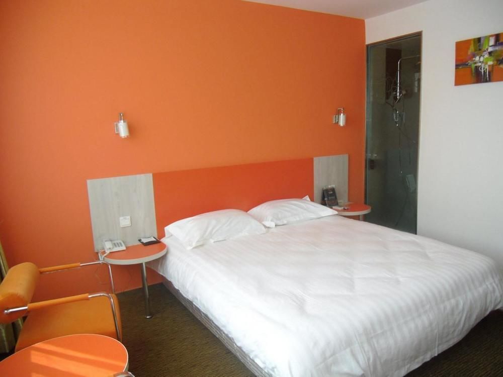 Hotel Songjiang Yexie 2*