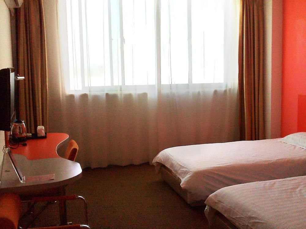 Songjiang Yexie Hotel 2*