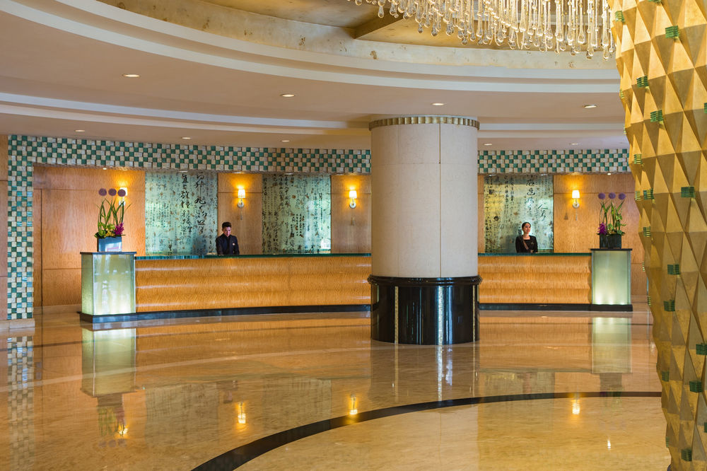 Renaissance Pudong 5*