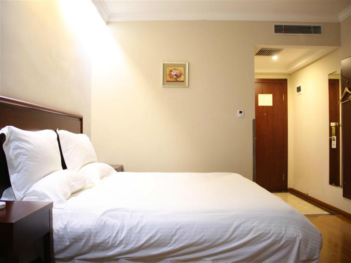Greentree Changyang Road Jiangpu Park Metro Station Business Hotel Shanghai